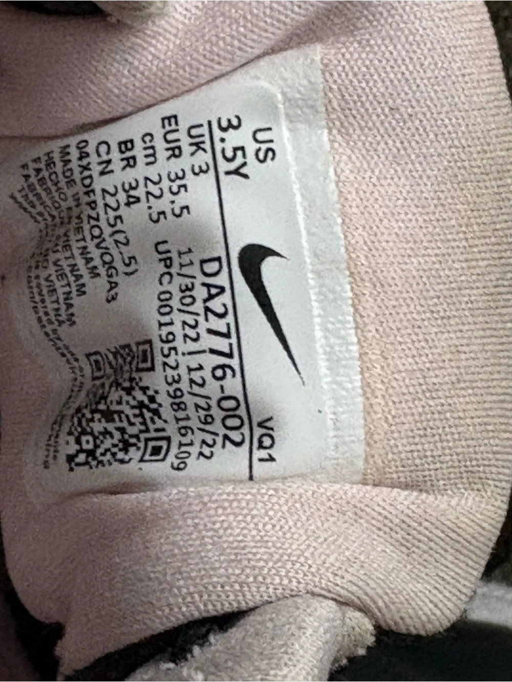 Nike Black and Light Pink Girls' Sneaker